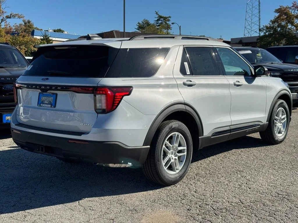 New 2026 Space White Metallic Ford Active image 3