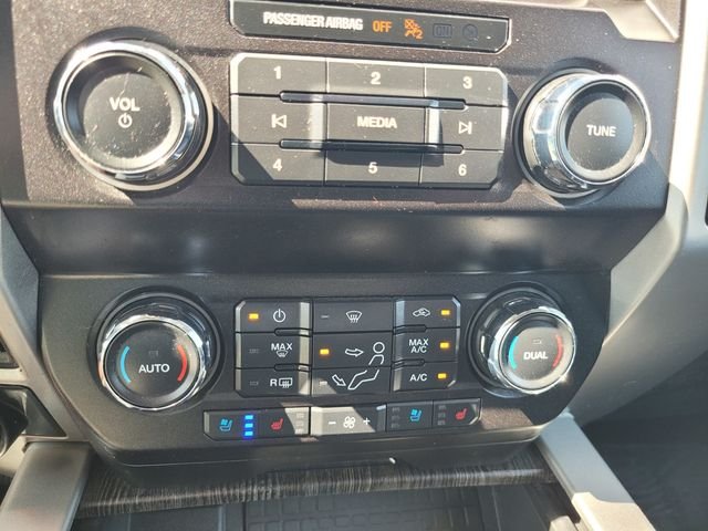 Used 2020 Silver Ford Lariat image 25