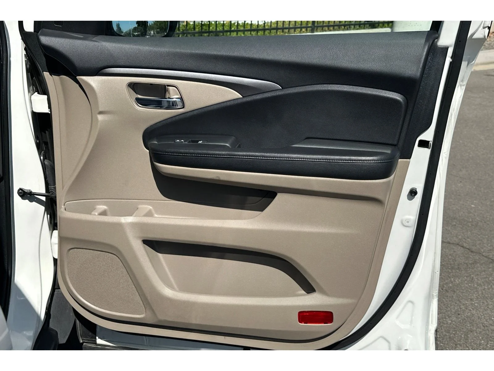 Used 2019 White Diamond Pearl Honda EX-L w/Navi & RES image 19