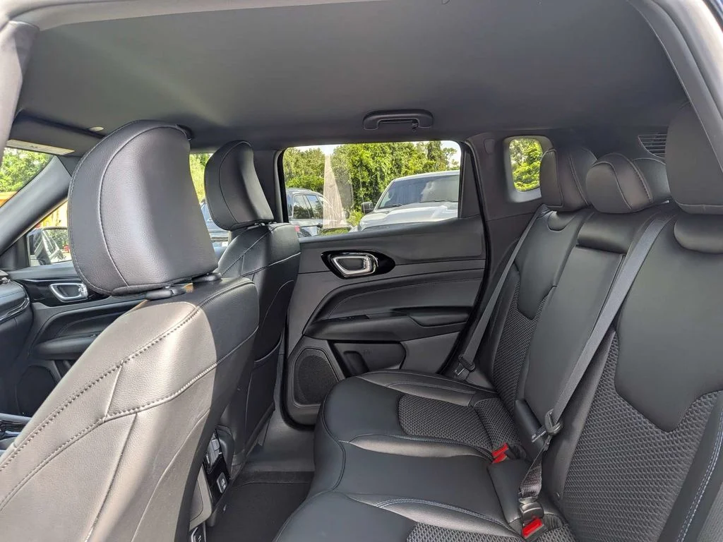 New 2026 Fathom Blue Pearl Coat Jeep Latitude image 13