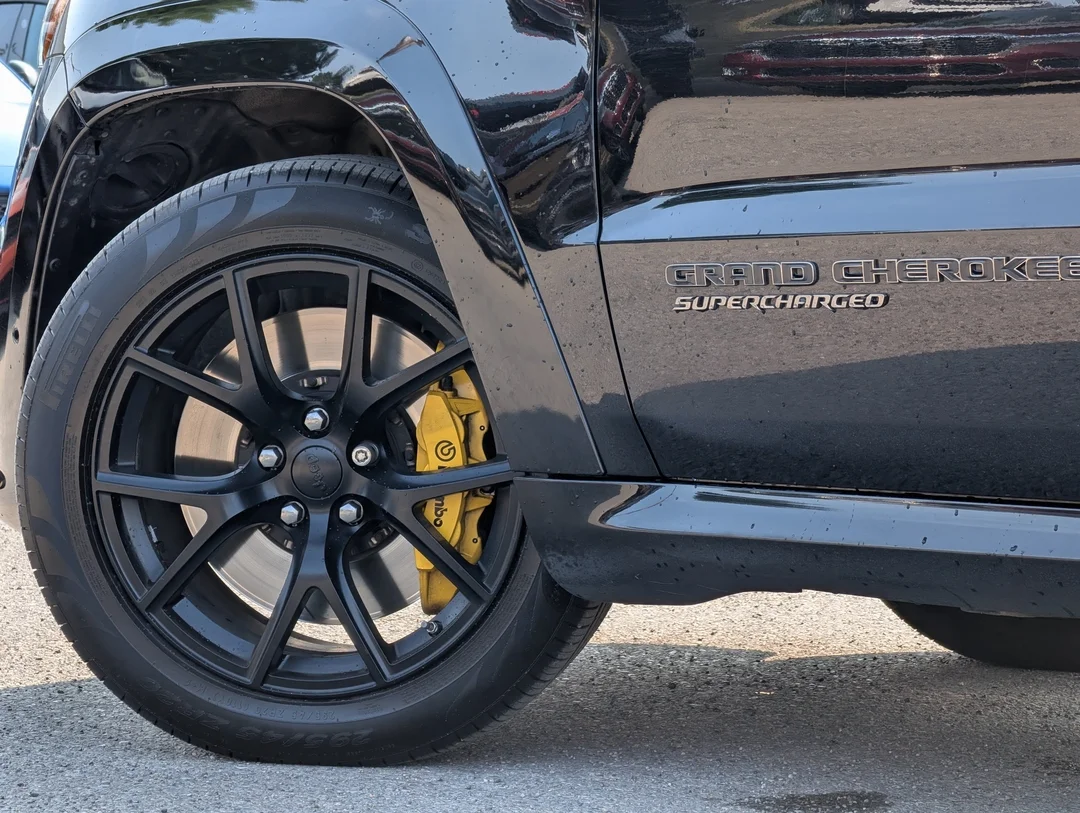 Certified Used 2021 Black Jeep Trackhawk - - 4x4 - Signature Leather Wrap Pkg - SRT Audio Pkg - Command View Sunroof & More! image 9