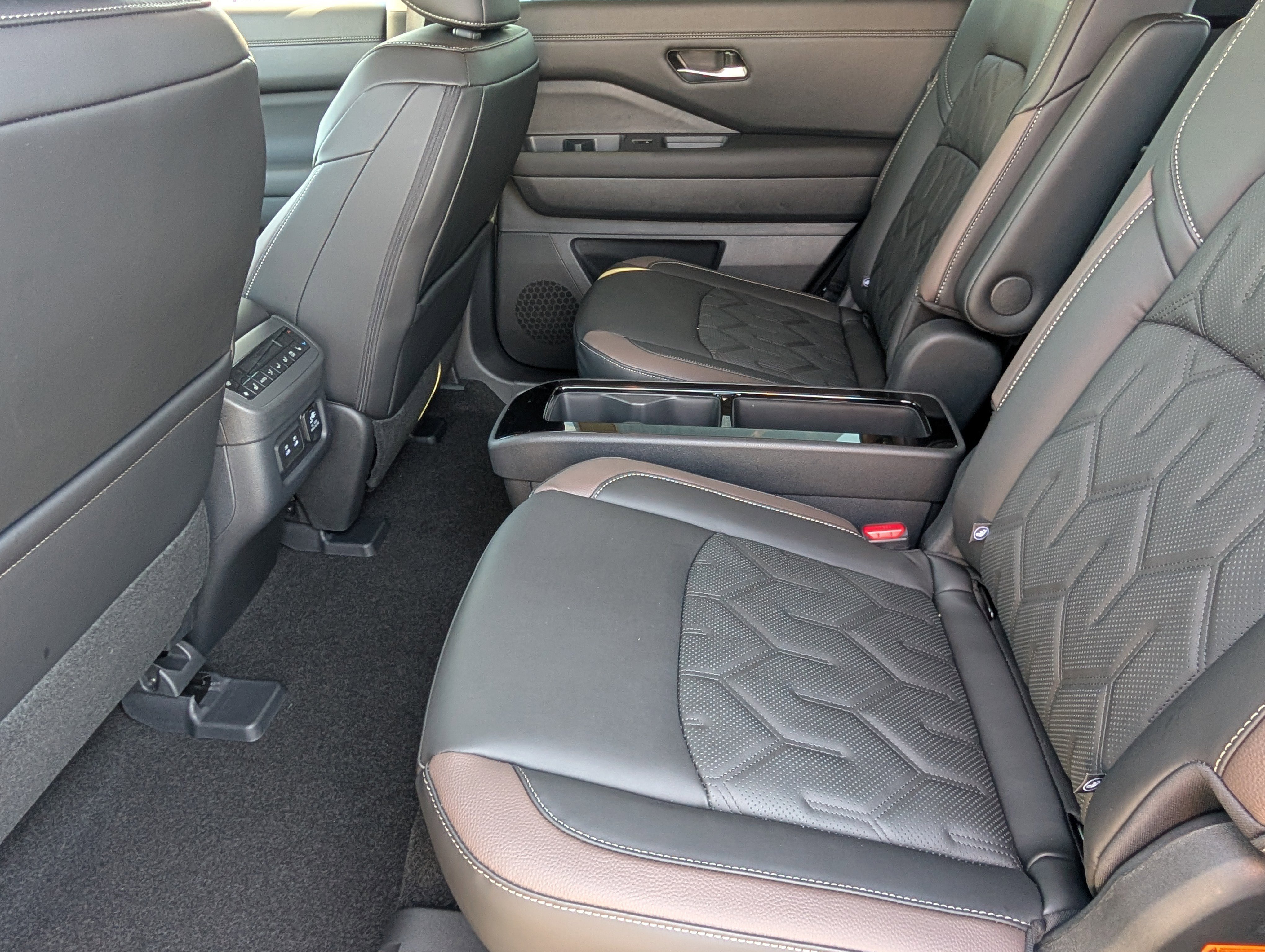 New 2026 Everest White Pearl Tricoat Nissan Platinum image 21