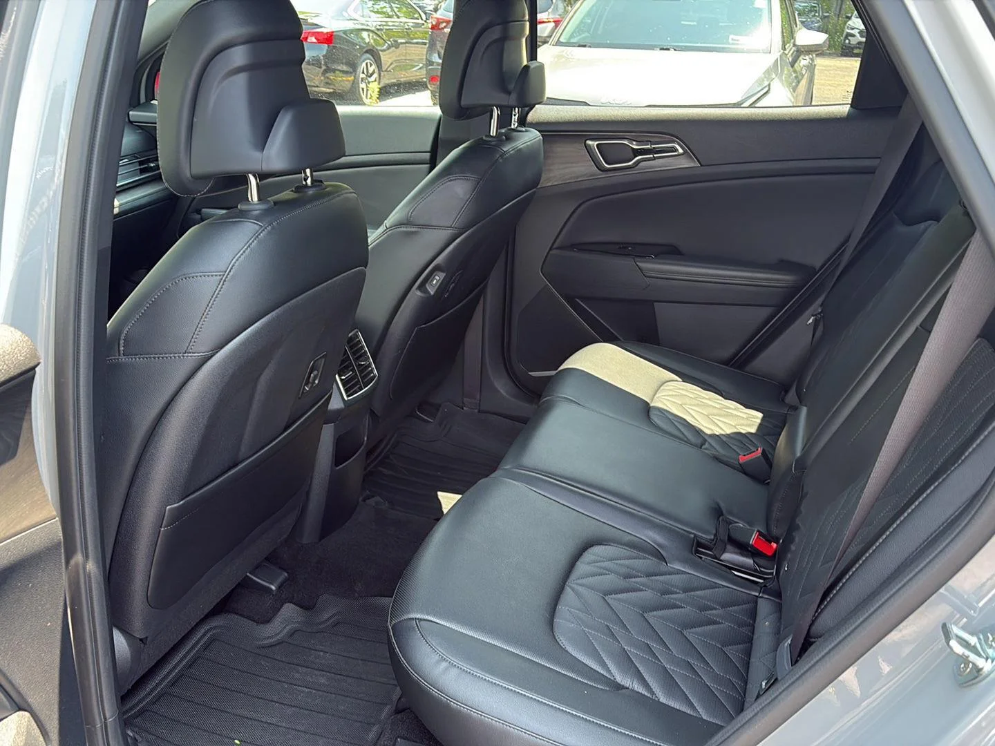 Certified Used 2023 Wolf Gray Kia X-Line image 12
