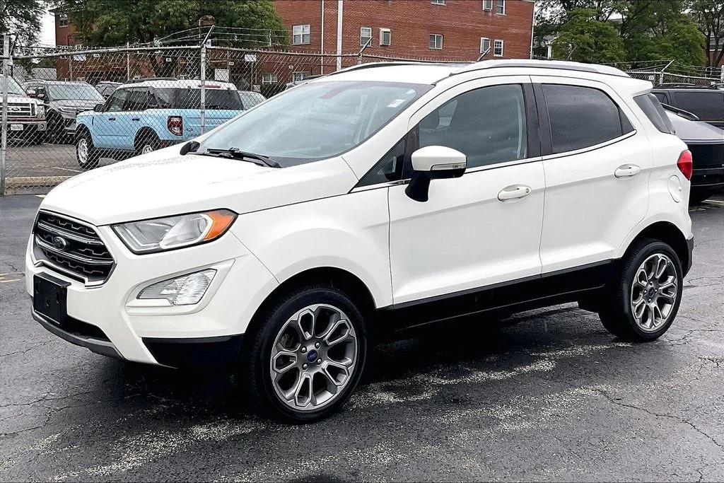 Used 2018 Diamond White Ford Titanium image 11