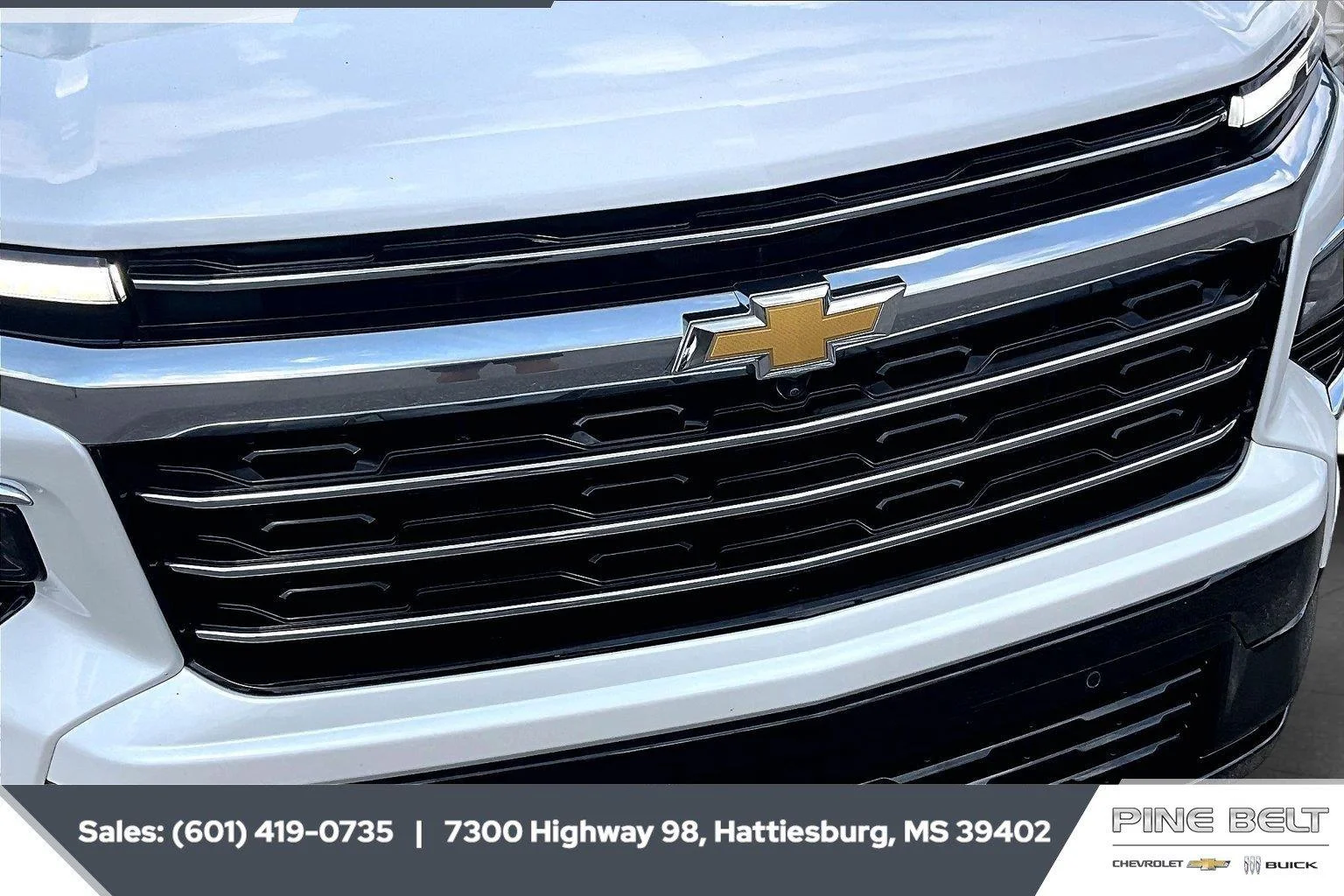Used 2025 Iridescent Pearl Tricoat Chevrolet High Country image 22