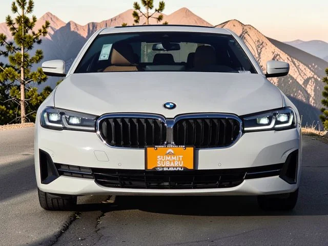 Used 2022 White BMW 530i xDrive image 3