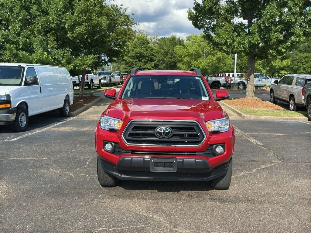 Used 2022 Red Toyota SR5 image 3