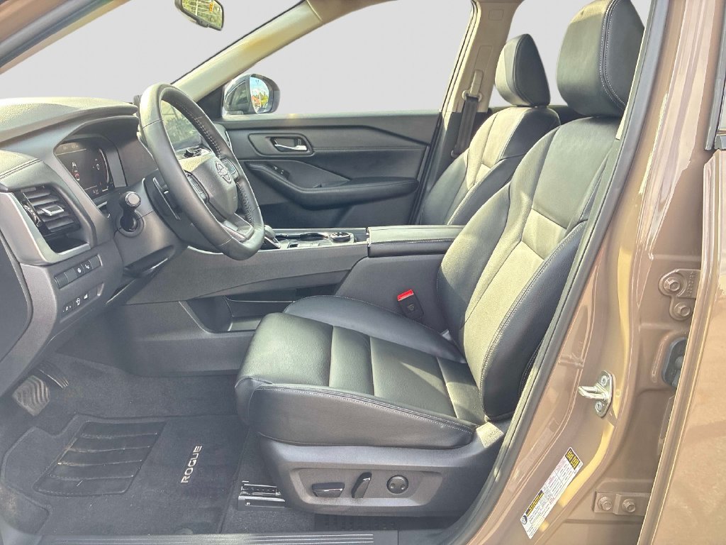 Used 2025 Black Nissan SL image 21