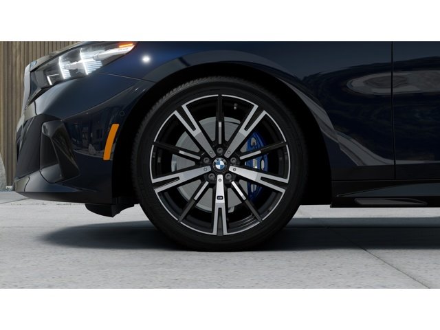New 2026 Carbon Black Metallic BMW 530i xDrive image 7