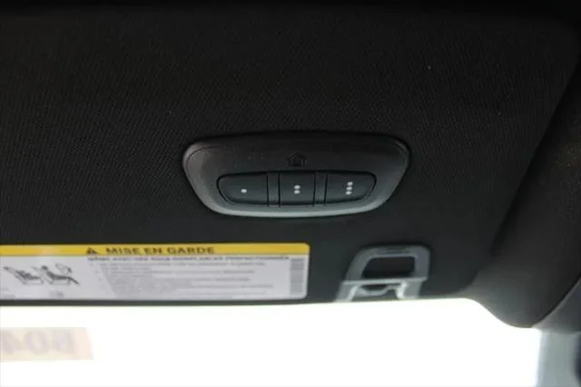 New 2026 Bright White Clear-Coat Exterior Paint Jeep Limited image 21
