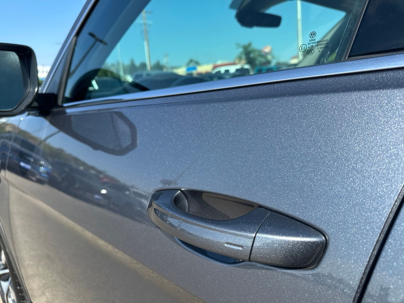 Used 2019 Gray Volkswagen SEL Premium image 12