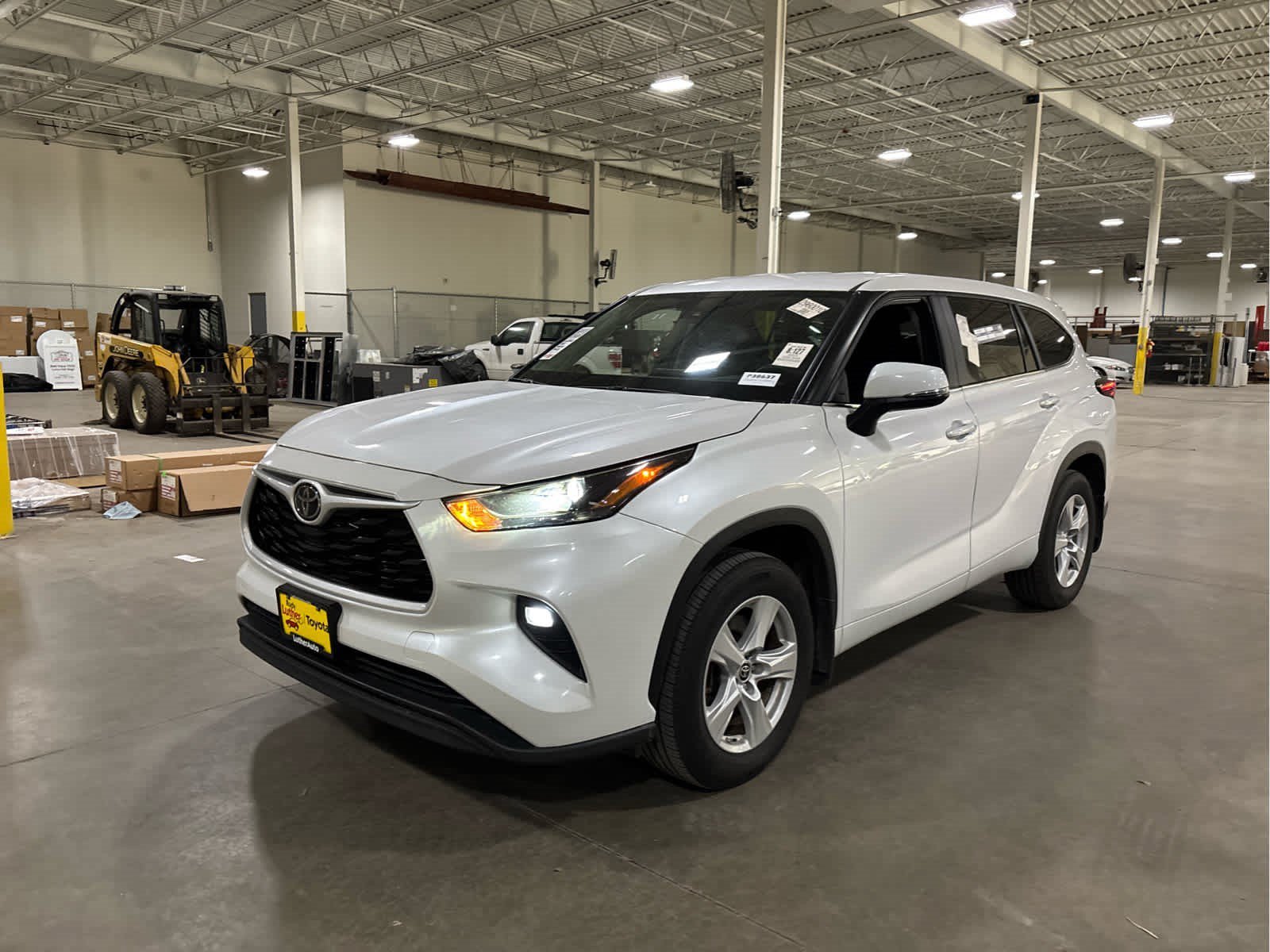 Used 2025 Wind Chill Pearl Toyota LE image 3