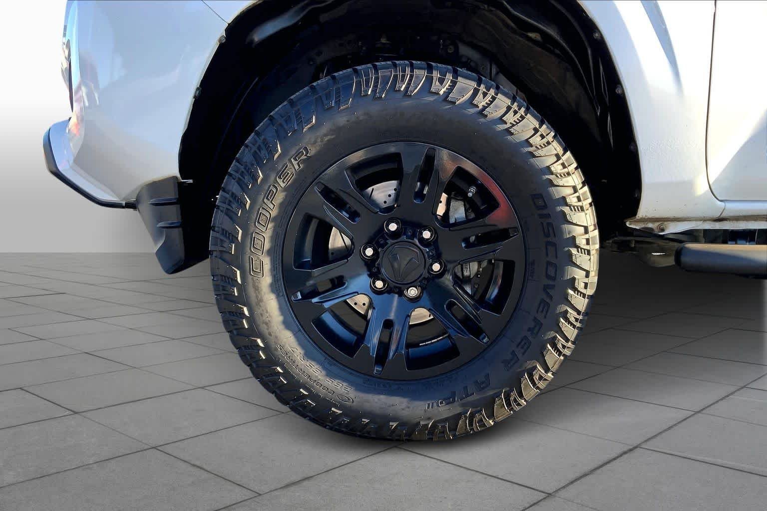 Used 2019 Super White Toyota SR image 10