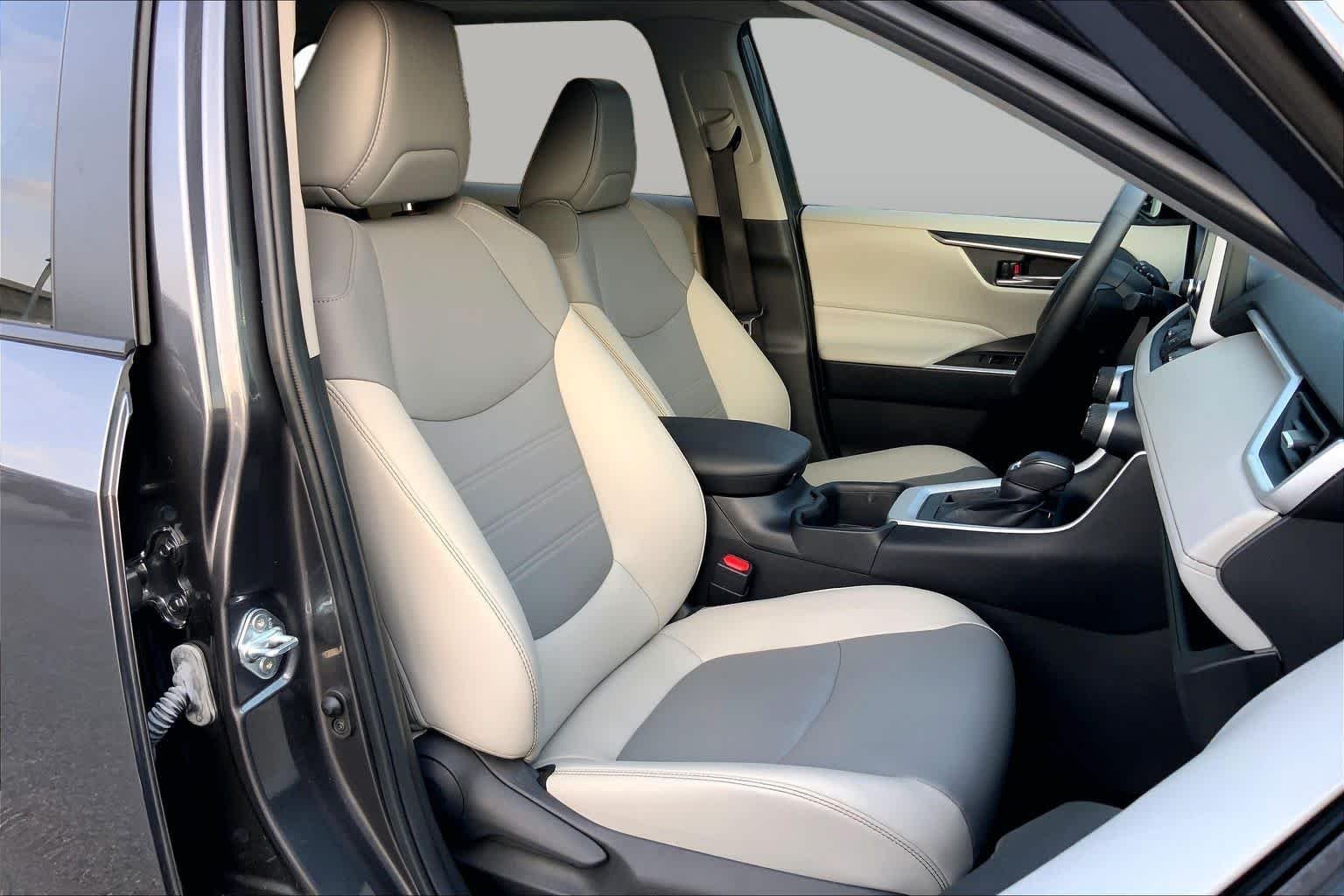 Used 2024 Magnetic Gray Metallic Toyota XLE Premium image 9