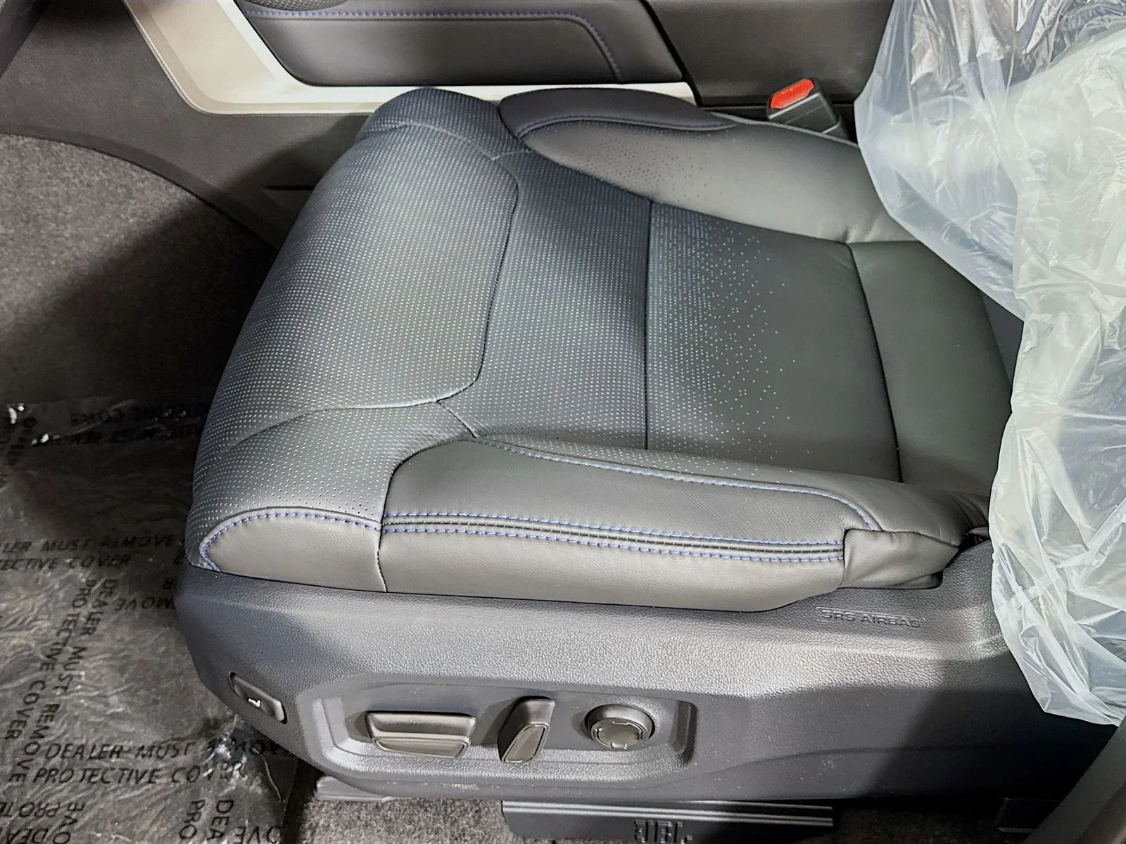 New 2026 Magnetic Gray Metallic Toyota  Platinum image 17