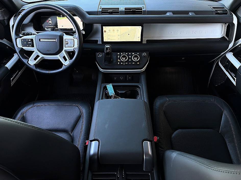 Used 2024 Fuji White Land Rover S image 7