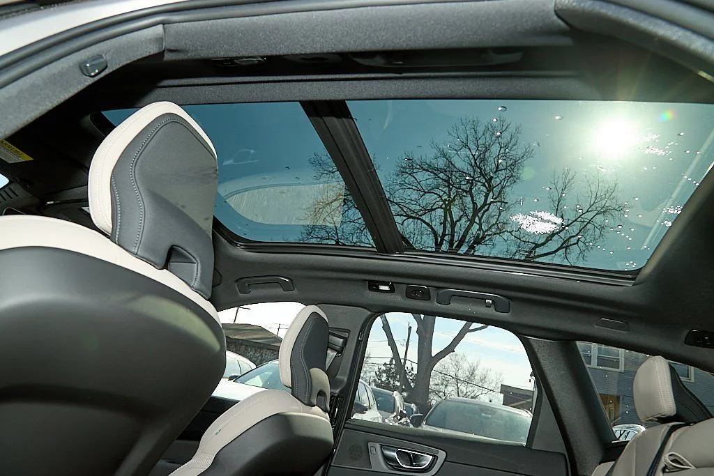 New 2026 Bright Dusk Volvo Plus image 27