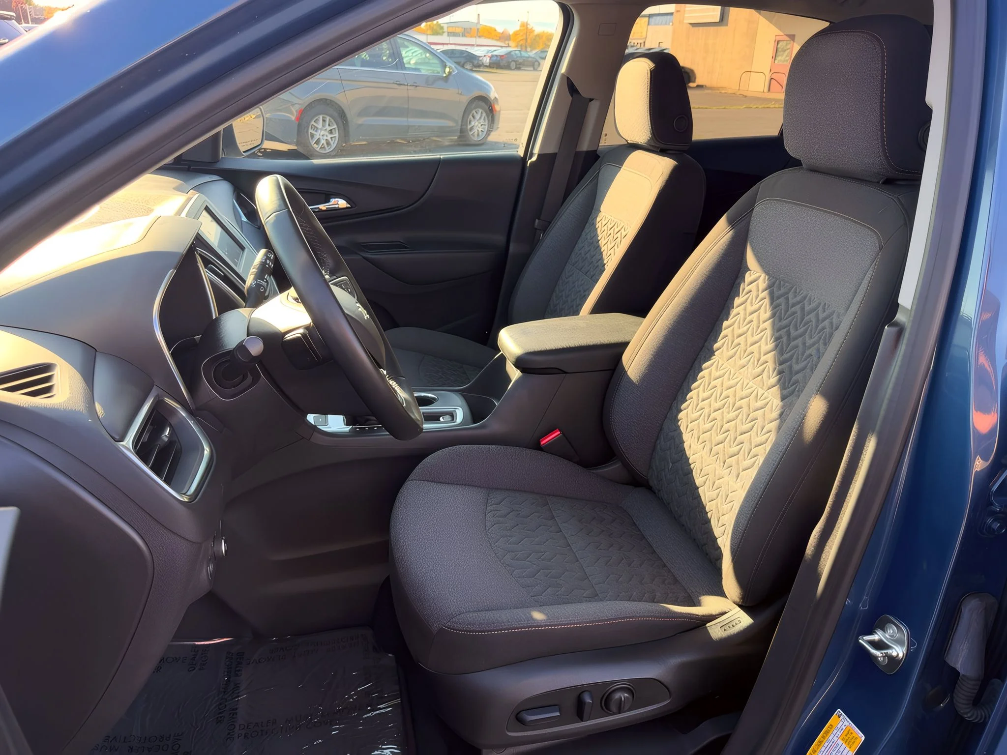 2024 Chevrolet Equinox LT - Photo 17