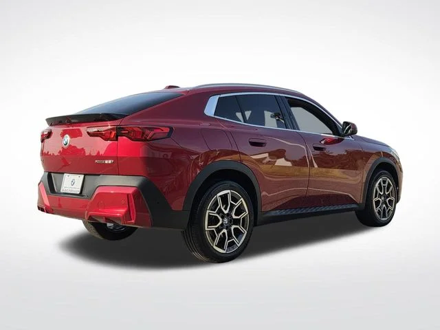 Used 2025 Red BMW xDrive28i image 4