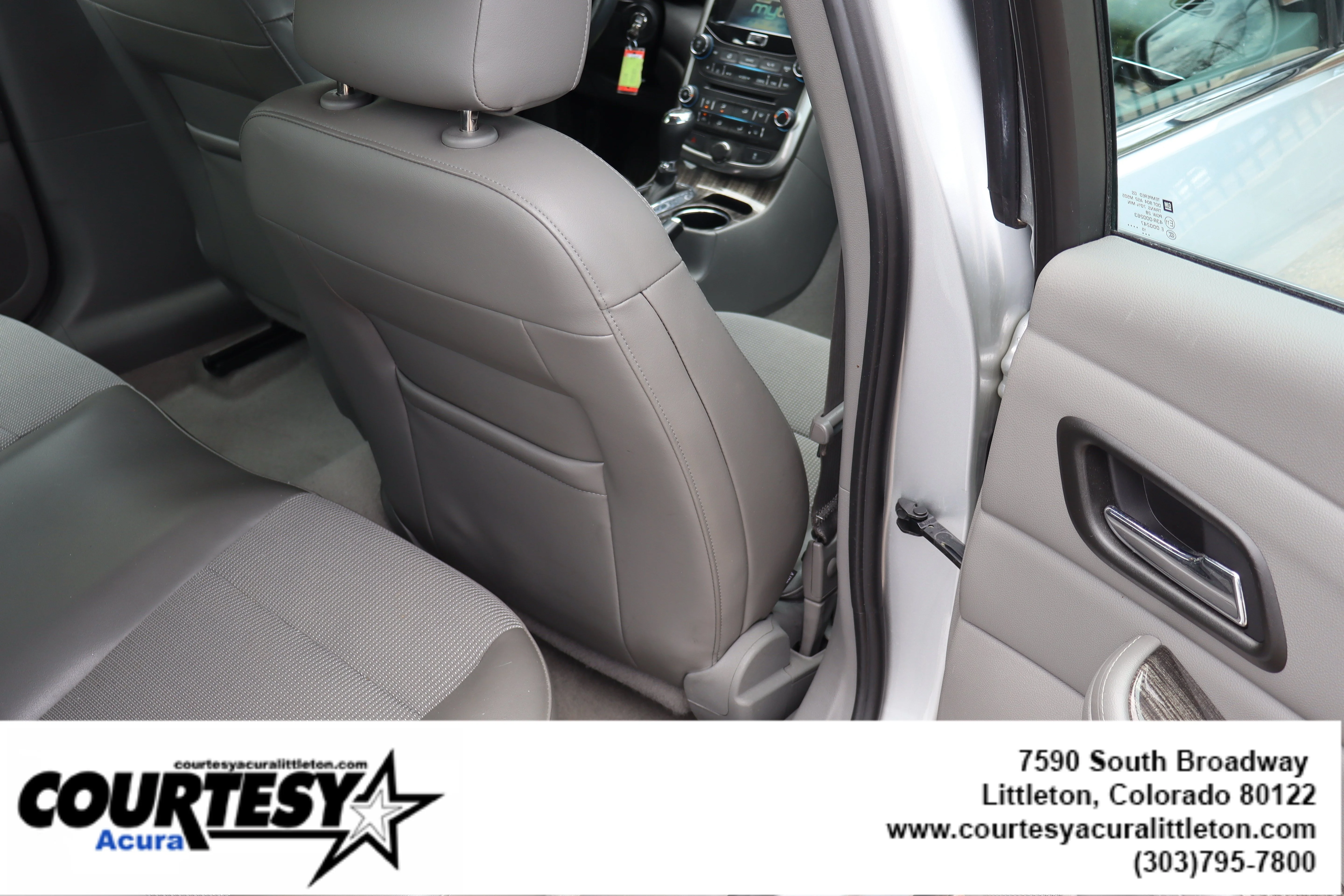 Used 2016 Silver Ice Metallic Chevrolet LT image 27
