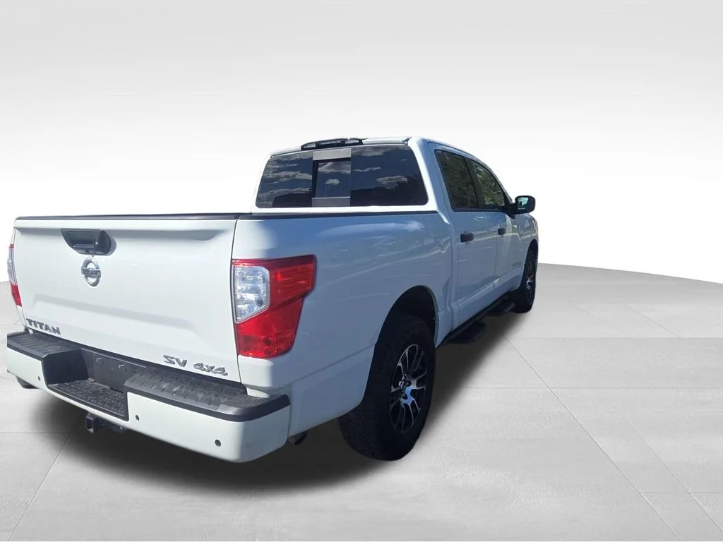 Used 2022 Glacier White Nissan SV image 11