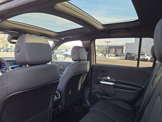 New 2026 Mountain Grey Metallic Mercedes-Benz GLB250 image 28