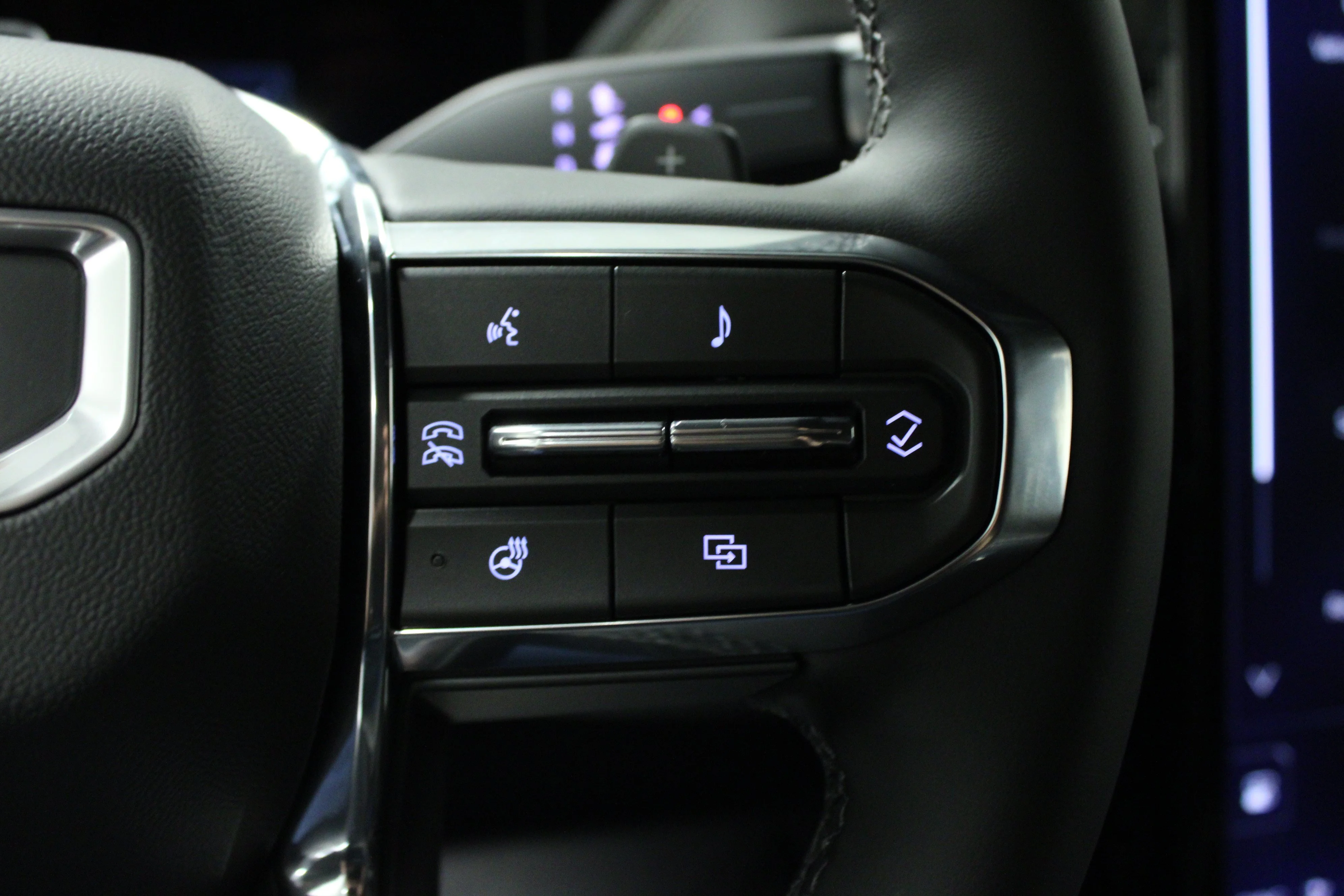 New 2026 Onyx Black GMC Elevation image 23