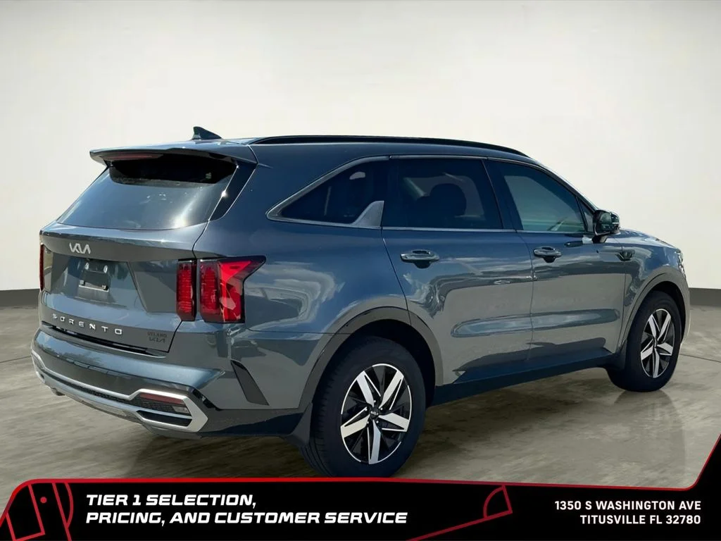 Used 2022 Gray Kia EX image 8