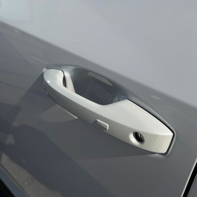 New 2026 Everest White Pearl TriCoat Nissan SV image 9