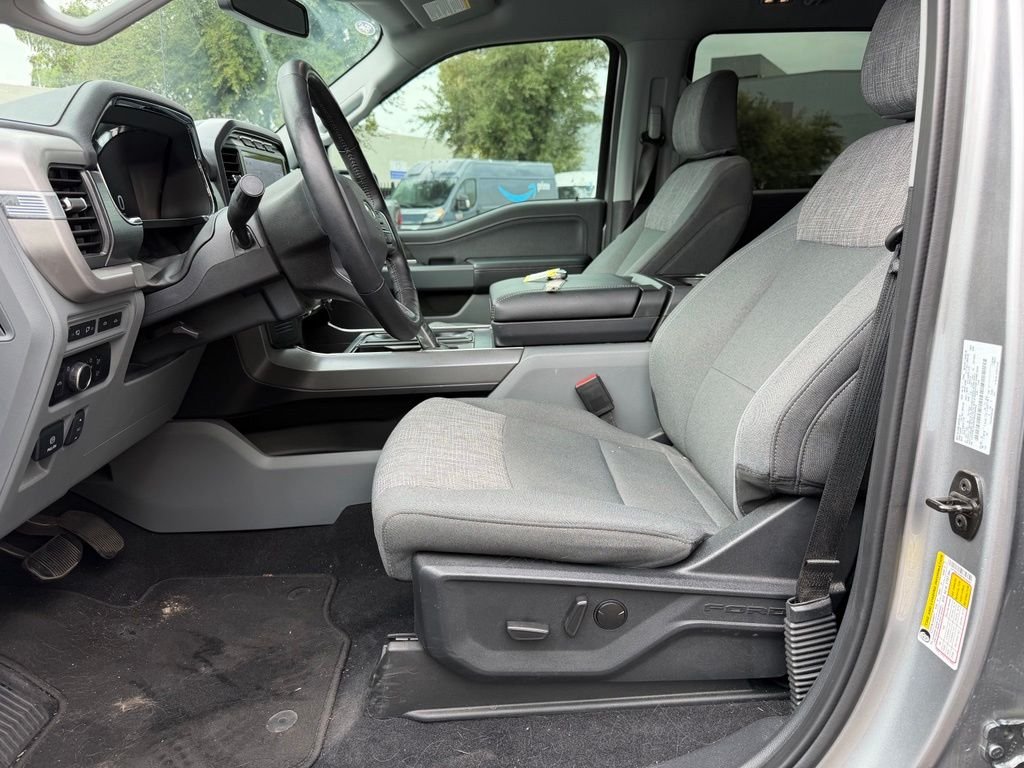 Used 2023 Silver Ford XLT image 9
