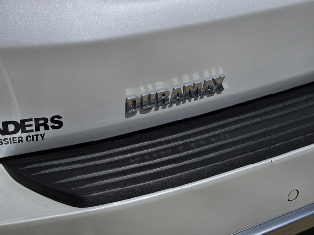 Used 2023 Beige Chevrolet High Country image 7
