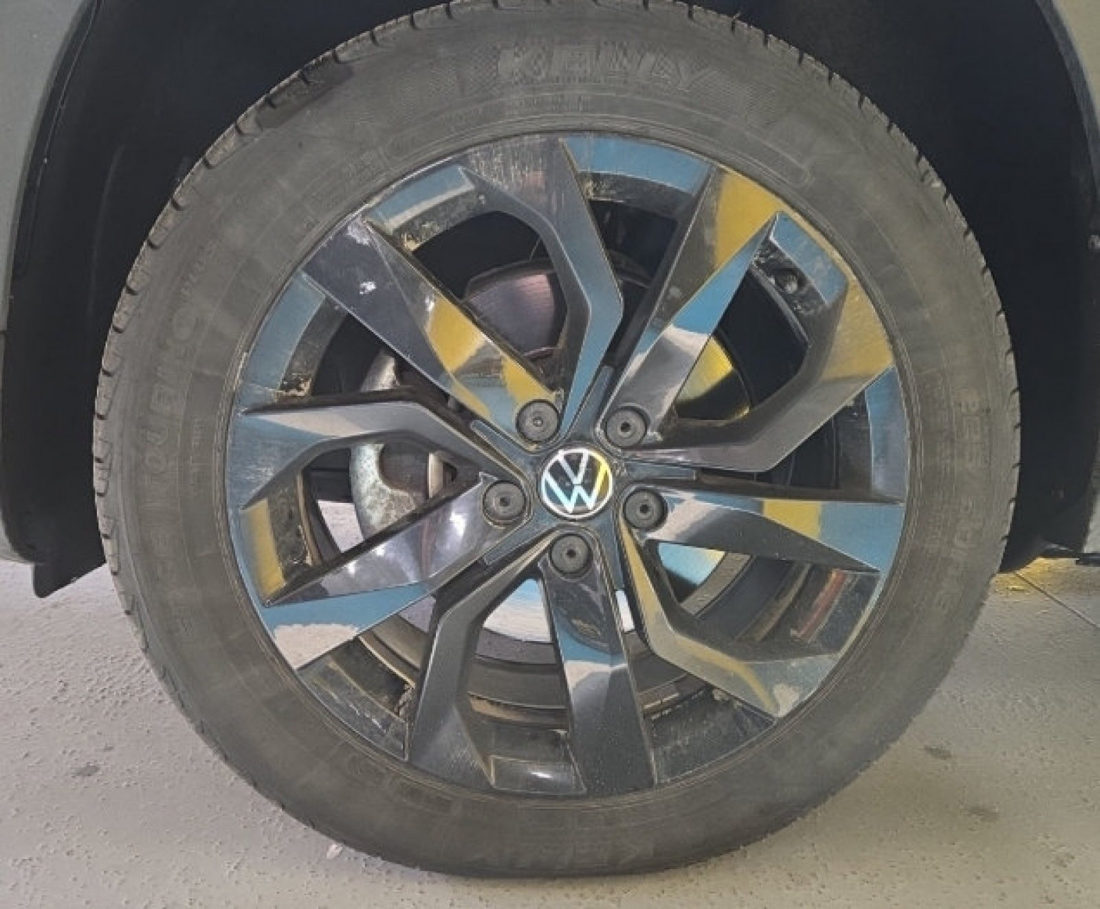 Used 2022 Cornflower Blue Volkswagen SE image 5