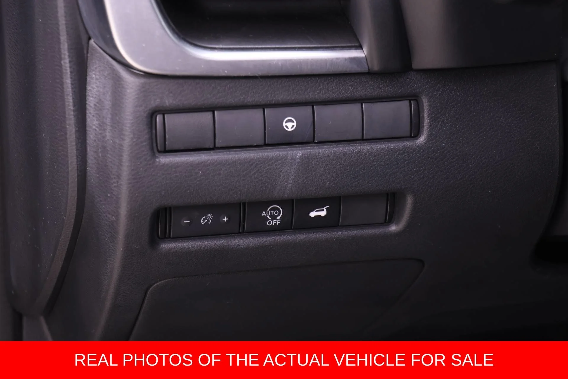 Used 2025 Gray Nissan SV image 15