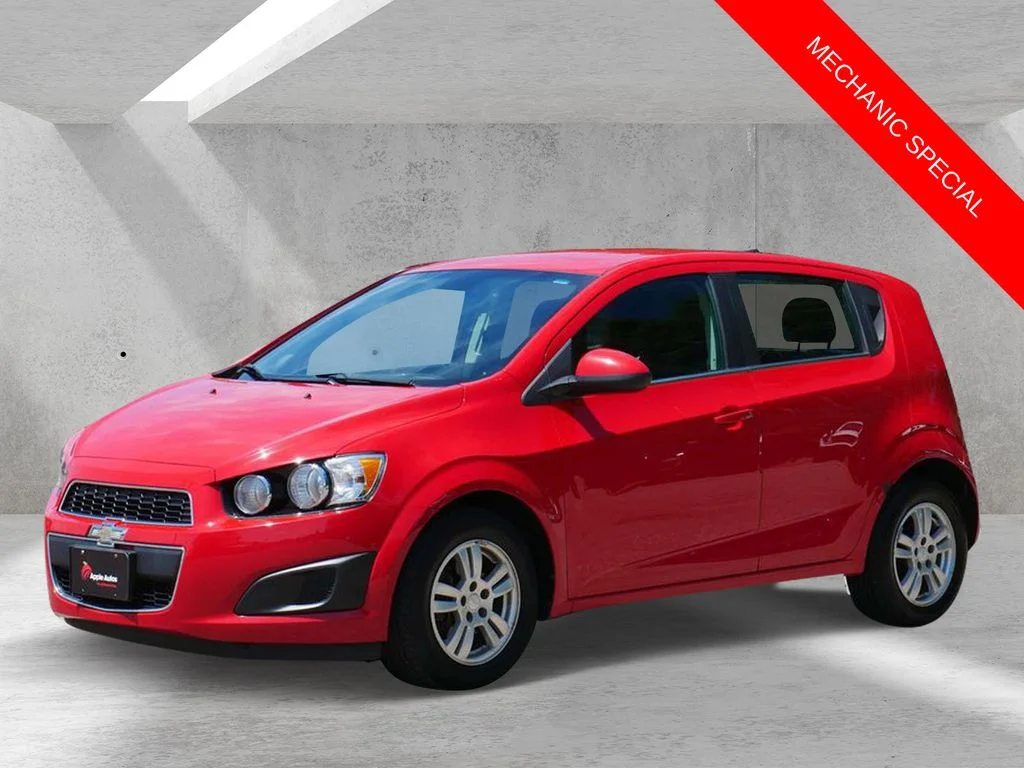 Used 2013 Red Chevrolet LT image 6