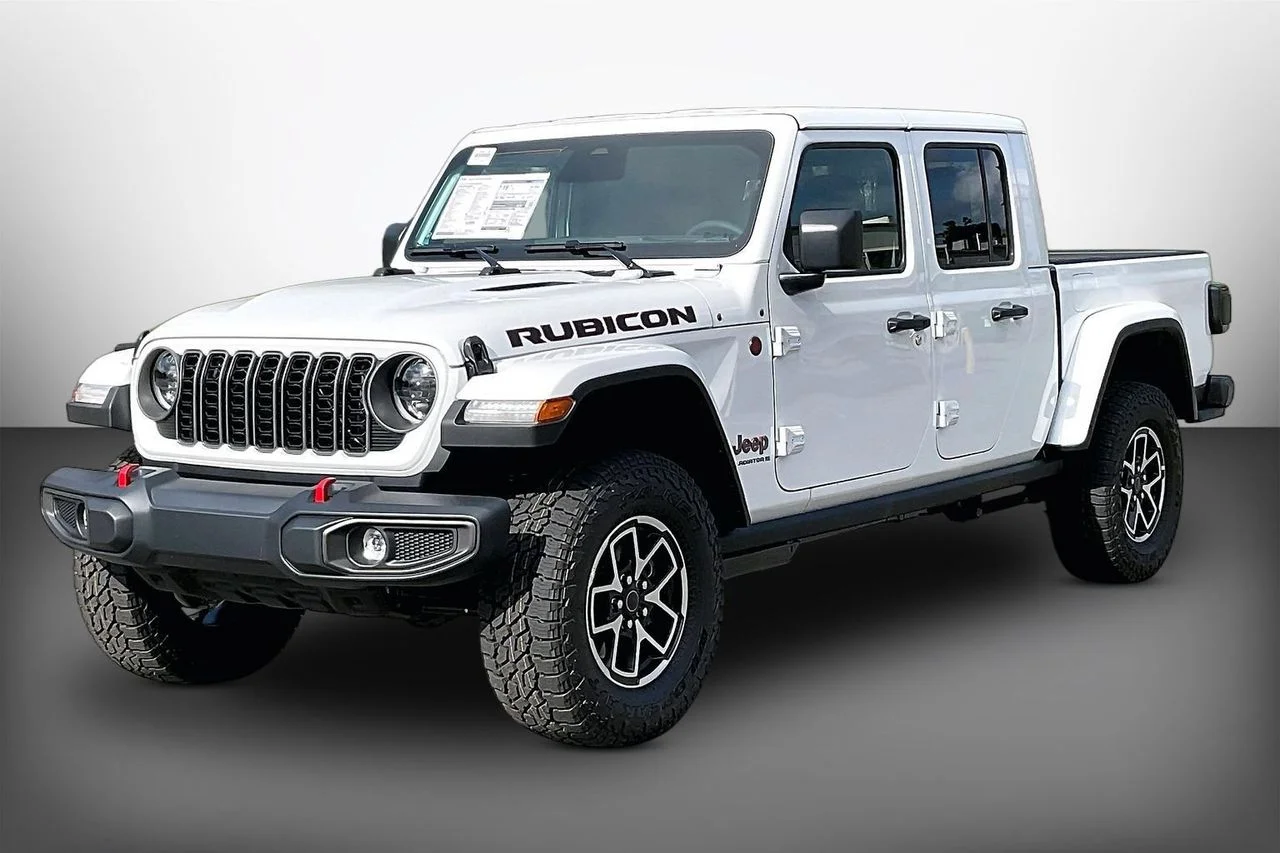 New 2026 Bright White Clear-Coat Exterior Paint Jeep Rubicon image 4