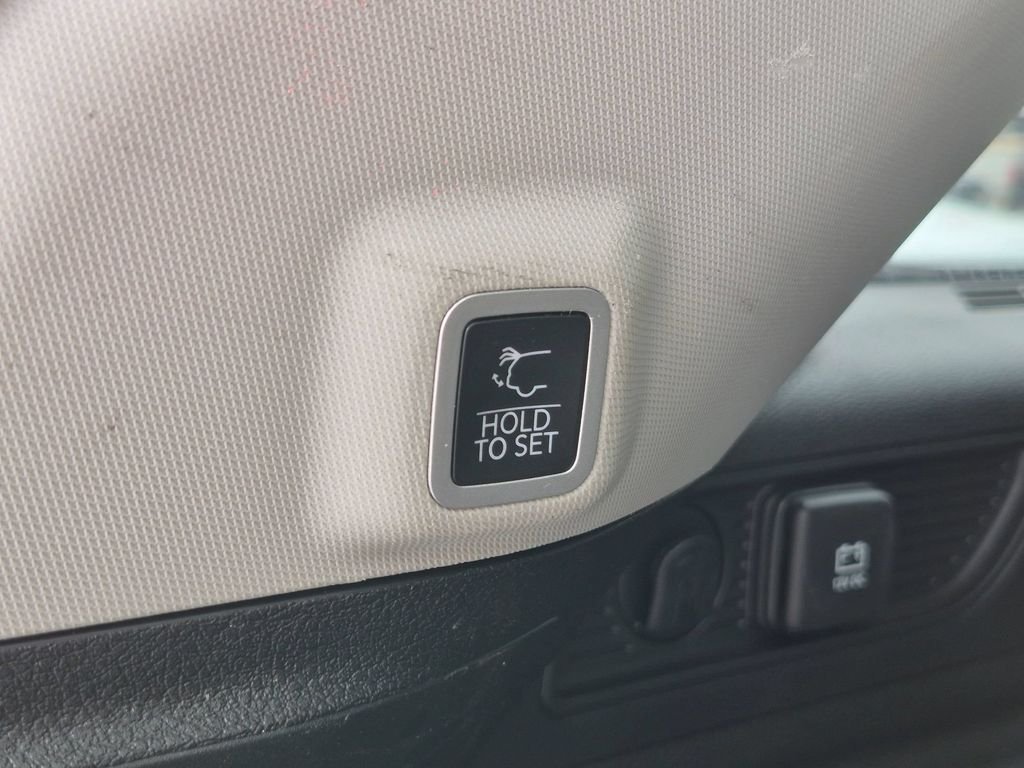 Used 2023 White Jeep 4xe image 9