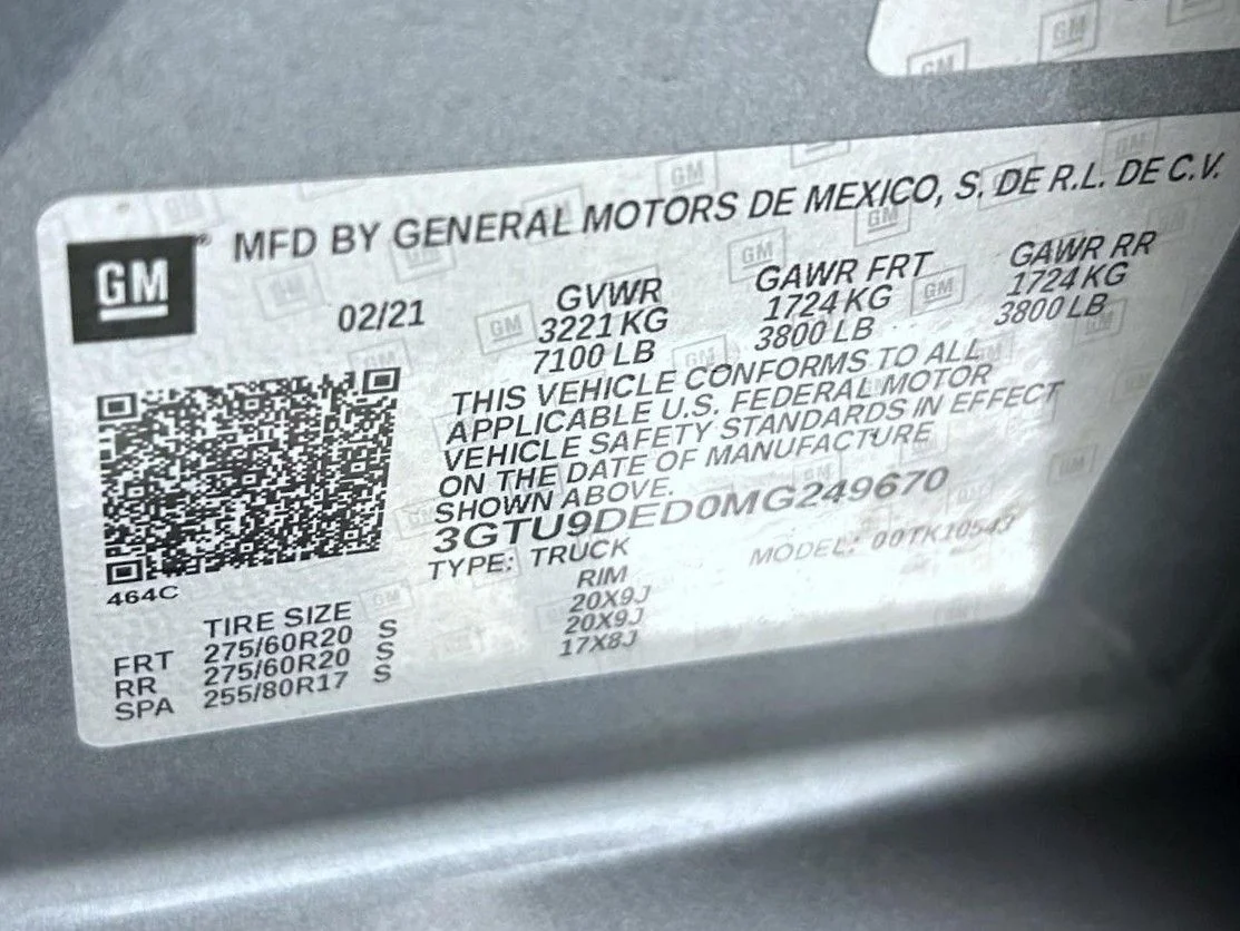 Used 2021 Gray GMC SLT image 26