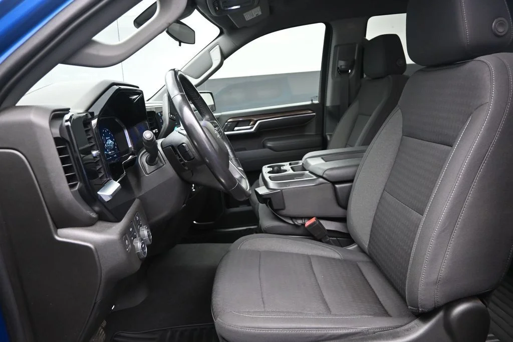 Used 2022 Blue Chevrolet RST image 18