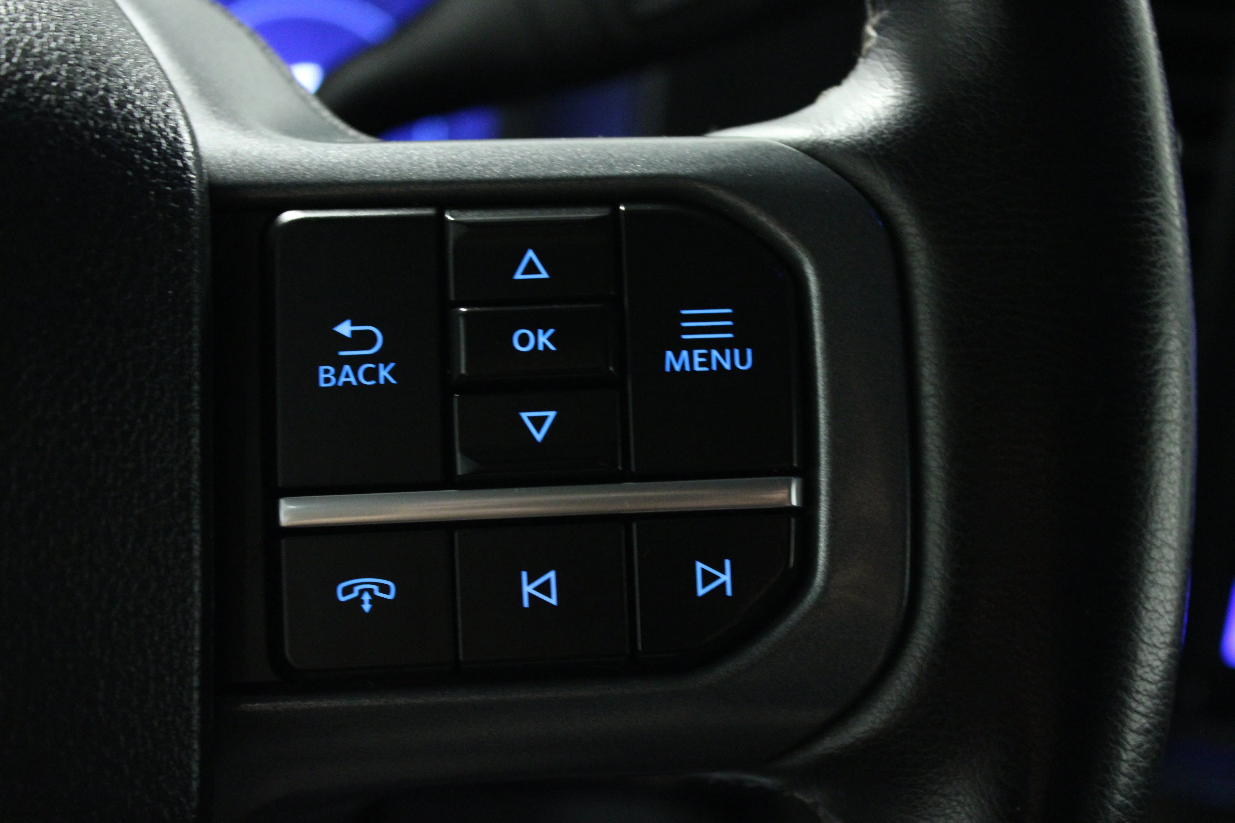 Used 2025 Agate Black Metallic Ford LARIAT image 21