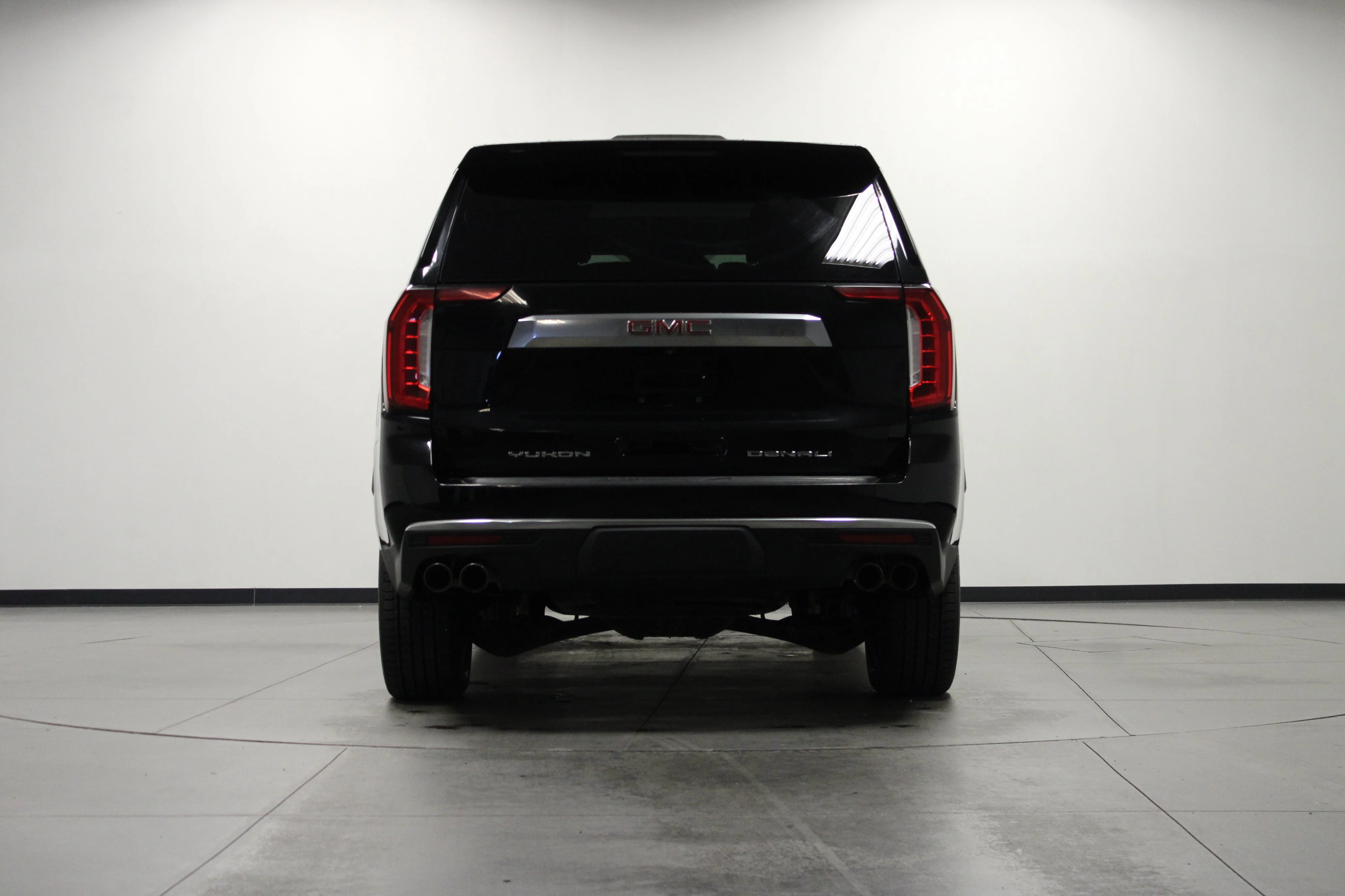 Used 2022 Onyx Black GMC Denali image 5