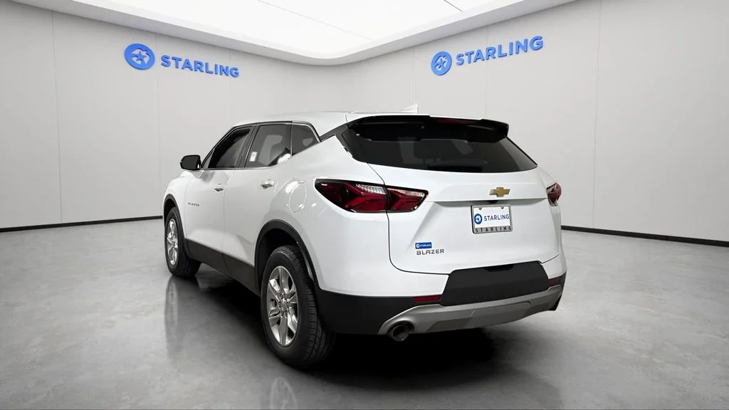 Used 2022 Summit White Chevrolet 2LT image 6