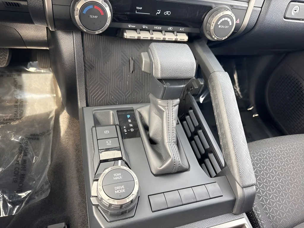 Used 2025  Toyota SR5 image 18