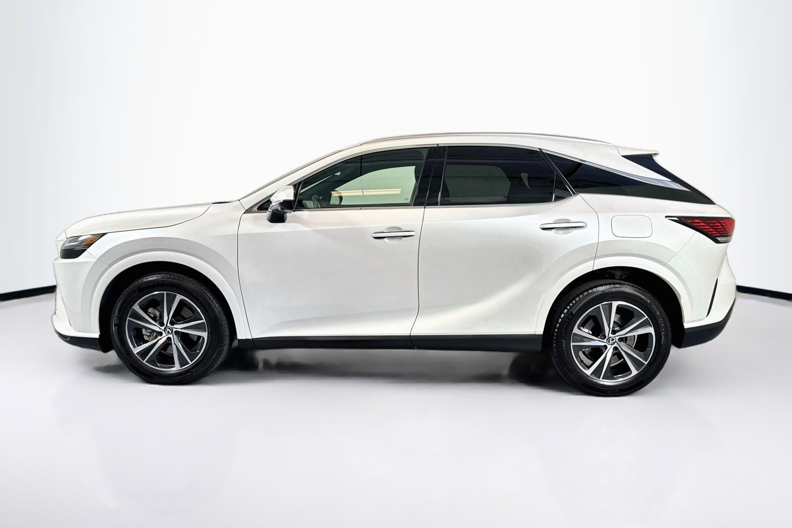 Used 2024 Eminent White Pearl Lexus RX 350 Premium image 8