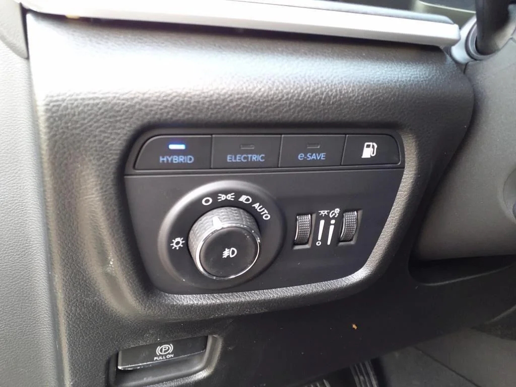 Used 2024 Silver Zynith Jeep  image 8