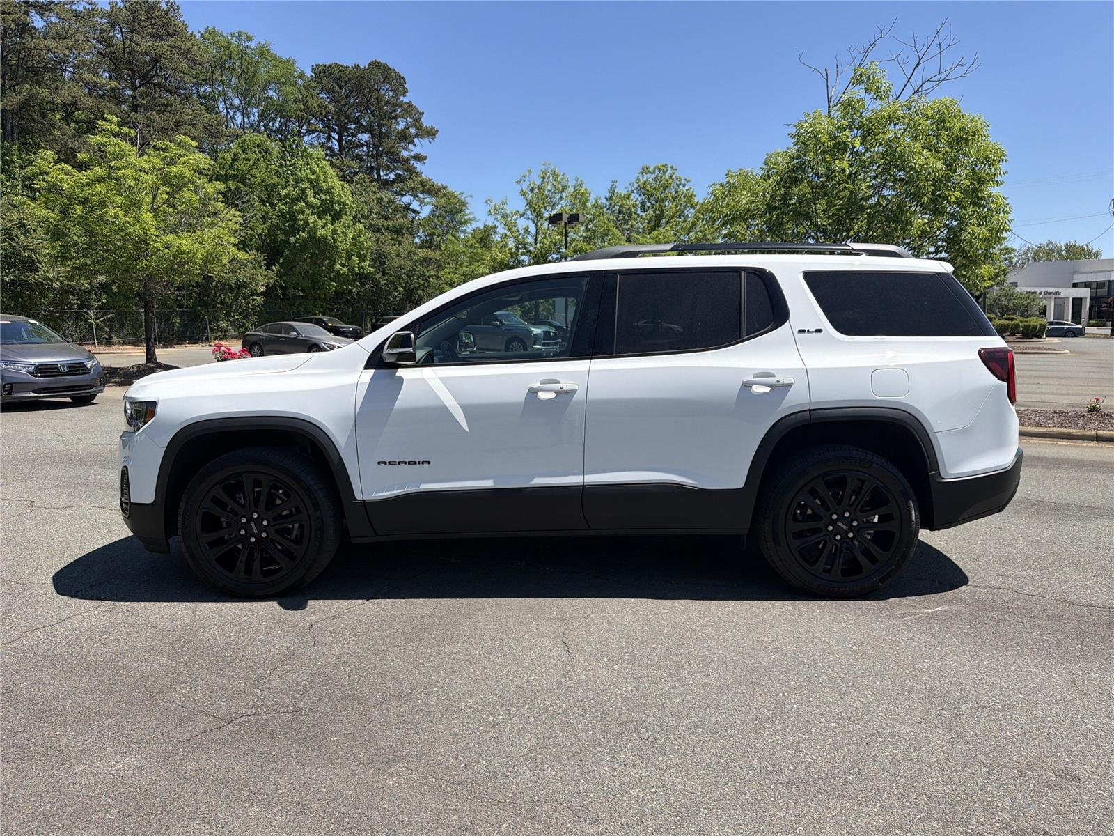 Used 2023 Summit White GMC SLE image 24