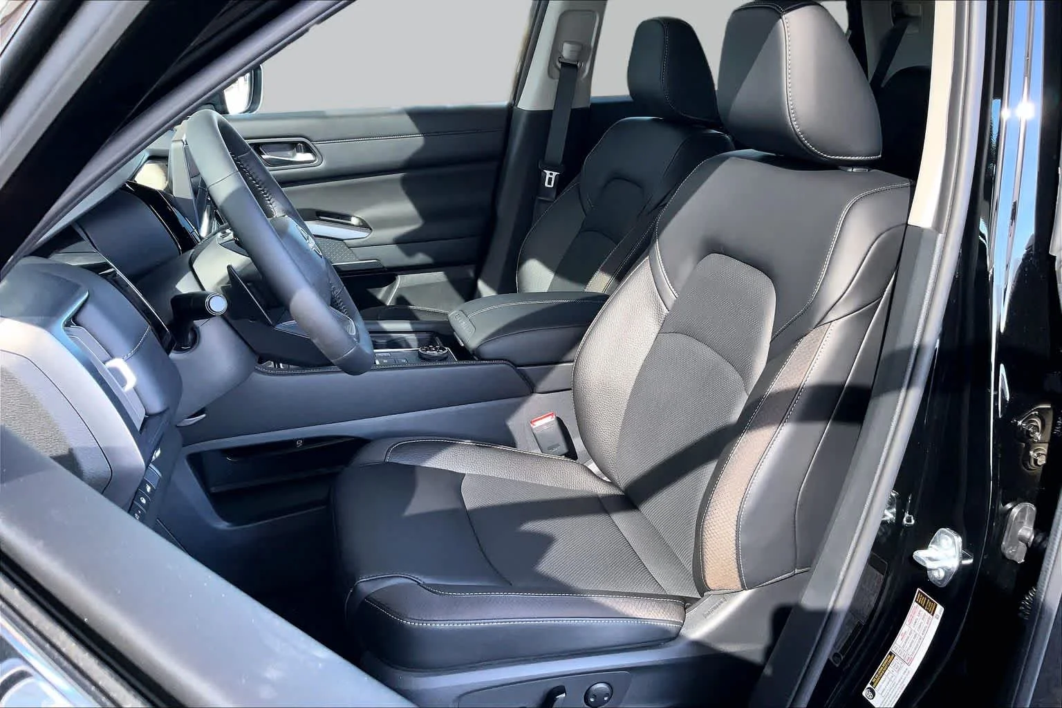 New 2026 Super Black Nissan SL image 9