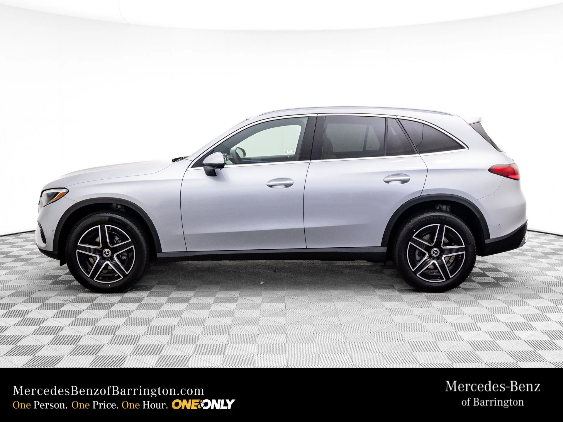 New 2026 Silver Mercedes-Benz GLC 300 image 2