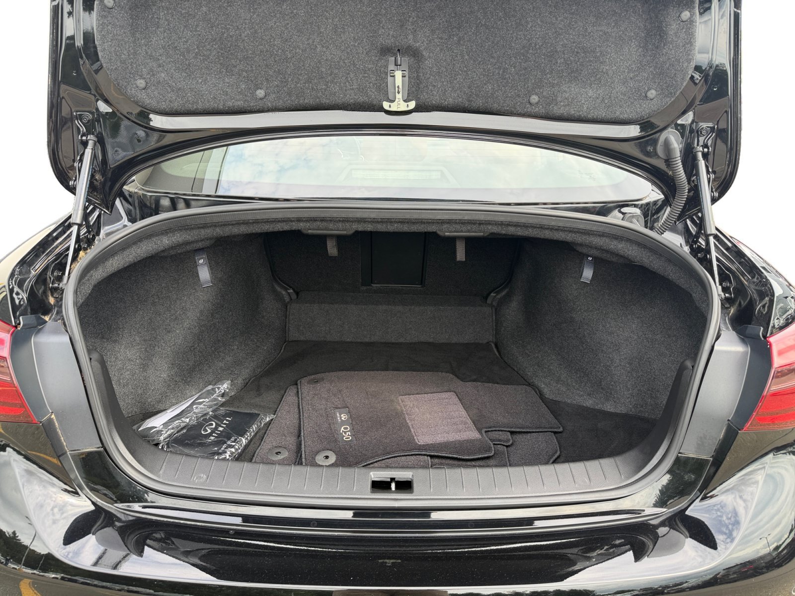 Used 2023 Black Obsidian INFINITI LUXE image 38