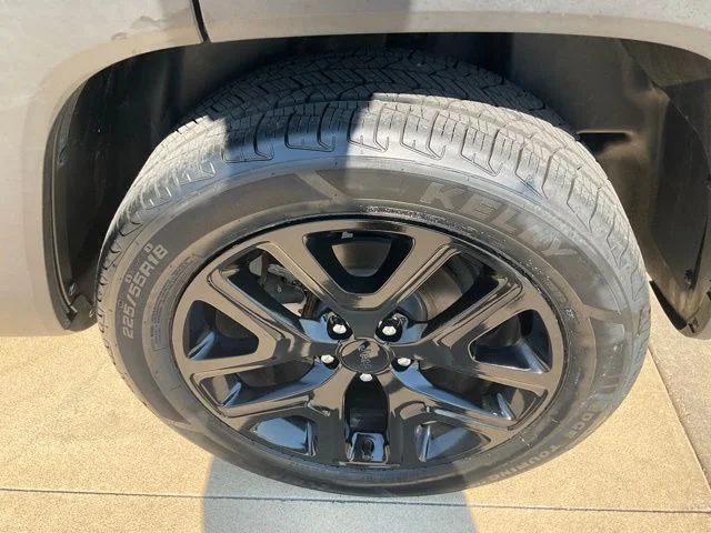 Used 2016 Black Jeep Latitude image 26