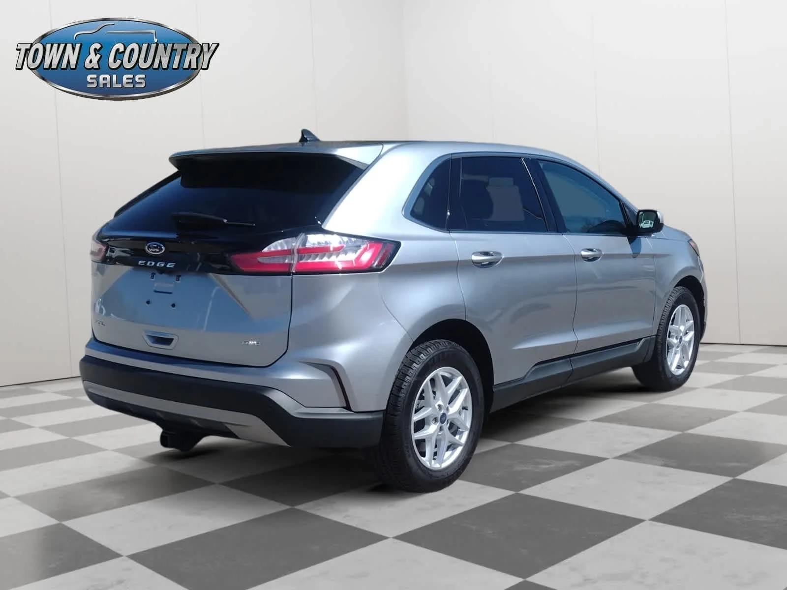 Used 2022 Iconic Silver Metallic Ford SEL image 7